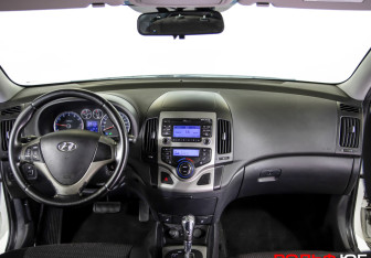 Подержанный автомобиль Hyundai i30 Hatchback 2009 года (10 фото)