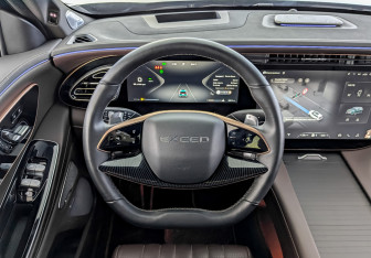 Подержанный автомобиль Exeed VX 2023 года (23 фото)