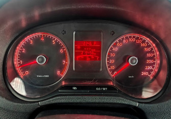 Подержанный автомобиль Volkswagen Polo Sedan 2011 года (12 фото)