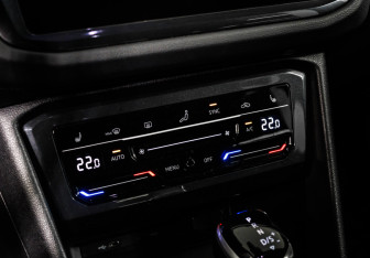 Подержанный автомобиль Volkswagen Tiguan 2021 года (17 фото)