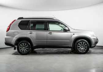 Подержанный автомобиль Nissan X-Trail 2008 года (4 фото)
