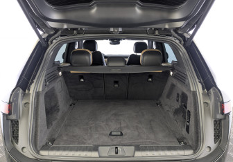 Подержанный автомобиль Land Rover Range Rover Sport 2024 года (10 фото)