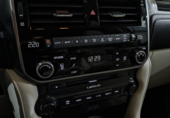 Подержанный автомобиль Lexus GX 2022 года (21 фото)