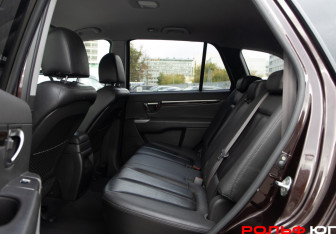 Подержанный автомобиль Hyundai Santa Fe 2011 года (8 фото)