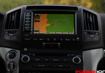 Подержанный автомобиль Toyota Land Cruiser Suv 2010 года (14 фото)
