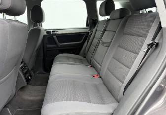 Подержанный автомобиль Volkswagen Touareg 2009 года (11 фото)