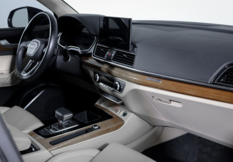 Подержанный автомобиль Audi Q5 2020 года (9 фото)