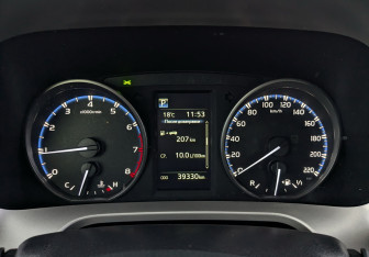 Подержанный автомобиль Toyota RAV4 2018 года (13 фото)