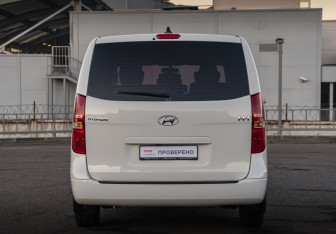 Подержанный автомобиль Hyundai H-1 2020 года (6 фото)