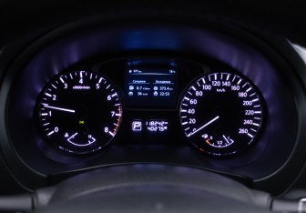 Подержанный автомобиль Nissan Teana 2014 года (12 фото)
