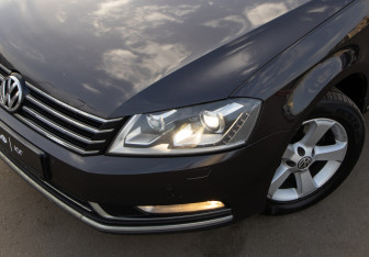 Подержанный автомобиль Volkswagen Passat Sedan 2011 года (19 фото)