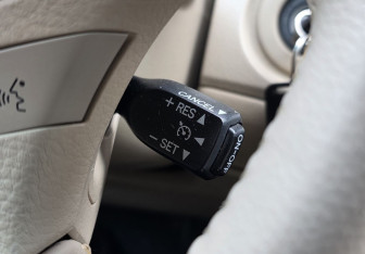 Подержанный автомобиль Toyota Avalon 2005 года (17 фото)