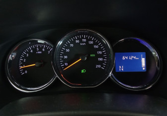 Подержанный автомобиль Renault Logan Sedan 2015 года (13 фото)