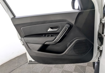 Подержанный автомобиль Renault Duster 2021 года (19 фото)