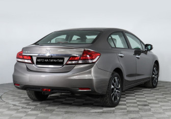 Подержанный автомобиль Honda Civic Sedan 2014 года (3 фото)