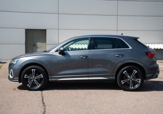 Подержанный автомобиль Audi Q3 2021 года (7 фото)