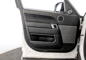 Подержанный автомобиль Land Rover Range Rover Sport 2021 года (19 фото)