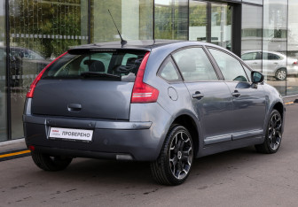 Подержанный автомобиль Citroen C4 Hatchback 2010 года (5 фото)