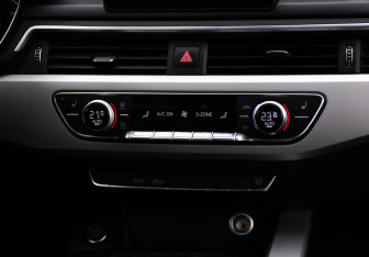 Подержанный автомобиль Audi A4 Sedan 2019 года (16 фото)