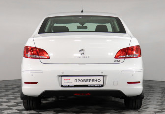 Подержанный автомобиль Peugeot 408 2014 года (5 фото)