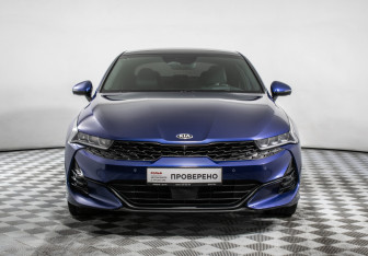 Подержанный автомобиль Kia K5 2020 года (2 фото)