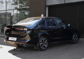 Подержанный автомобиль Kaiyi E5 2023 года (5 фото)