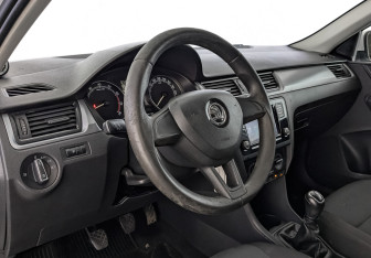 Подержанный автомобиль Skoda Rapid Liftback 2019 года (15 фото)