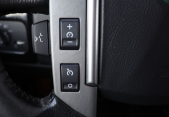 Подержанный автомобиль Land Rover Discovery 2008 года (16 фото)