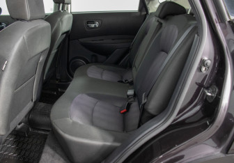 Подержанный автомобиль Nissan Qashqai 2013 года (11 фото)