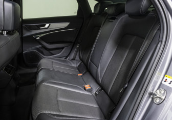 Подержанный автомобиль Audi A6 Sedan 2019 года (14 фото)