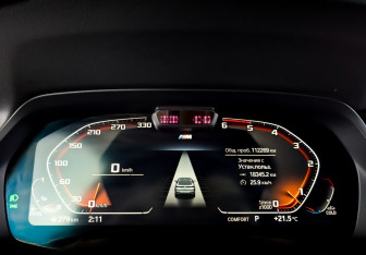 Подержанный автомобиль BMW X6 2020 года (13 фото)