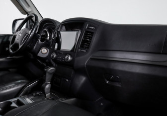 Подержанный автомобиль Mitsubishi Pajero 2012 года (9 фото)