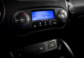Подержанный автомобиль Hyundai ix35 2014 года (25 фото)