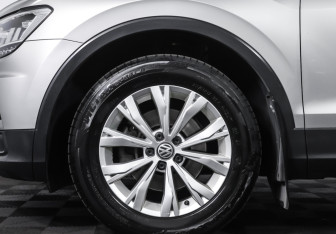 Подержанный автомобиль Volkswagen Tiguan 2020 года (24 фото)