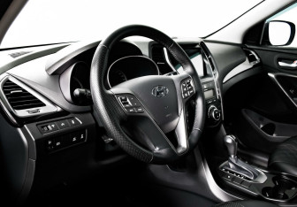 Подержанный автомобиль Hyundai Santa Fe 2013 года (8 фото)