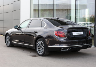 Подержанный автомобиль Kia K900 2019 года (7 фото)