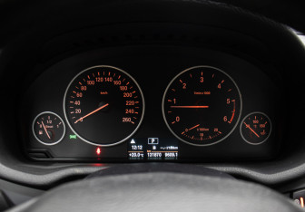 Подержанный автомобиль BMW X3 2013 года (13 фото)