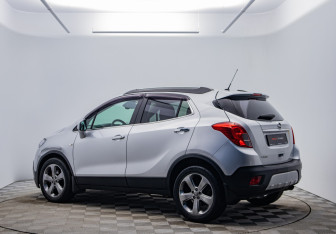 Подержанный автомобиль Opel Mokka 2013 года (7 фото)