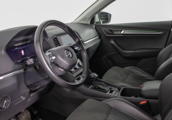 Подержанный автомобиль Skoda Karoq 2020 года (10 фото)