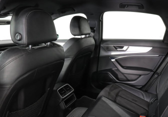 Подержанный автомобиль Audi A6 Sedan 2019 года (12 фото)