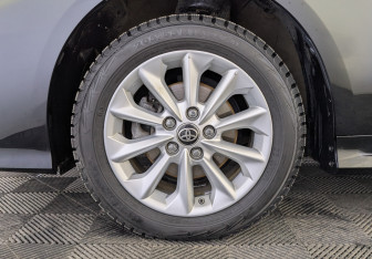 Подержанный автомобиль Toyota Corolla Sedan 2021 года (12 фото)