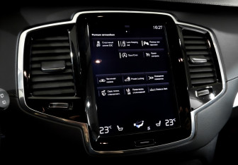 Подержанный автомобиль Volvo XC90 2018 года (27 фото)