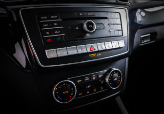 Подержанный автомобиль Mercedes-Benz GLE 2016 года (19 фото)