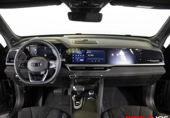 Подержанный автомобиль Geely Monjaro 2024 года (14 фото)