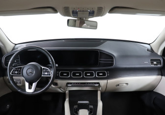 Подержанный автомобиль Mercedes-Benz GLE 2019 года (12 фото)