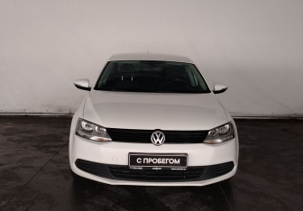 Подержанный автомобиль Volkswagen Jetta Sedan 2012 года (2 фото)