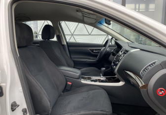 Подержанный автомобиль Nissan Teana 2015 года (21 фото)