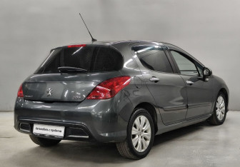 Подержанный автомобиль Peugeot 308 Hatchback 2010 года (5 фото)