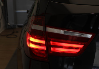 Подержанный автомобиль BMW X3 2014 года (24 фото)