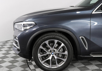 Подержанный автомобиль BMW X5 2019 года (8 фото)